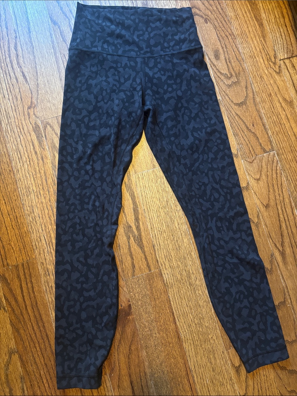 Like new Lululemon Align 25" size 4 Cheetah print, black
